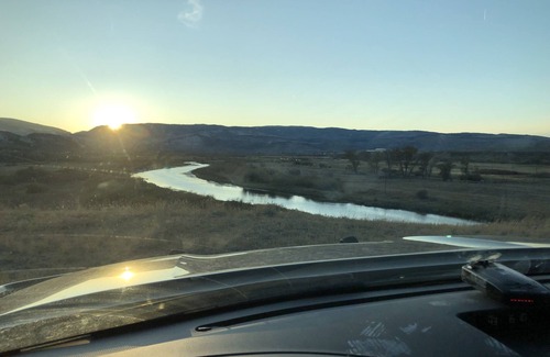 Kremmling Cabina | A little cabin getaway nestled on the Colorado River just 90 minutes from the fr