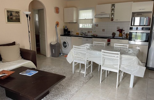 Coggia Villa | Un pequeño rincón del paraíso en un pueblo típico con piscina y vista al mar.