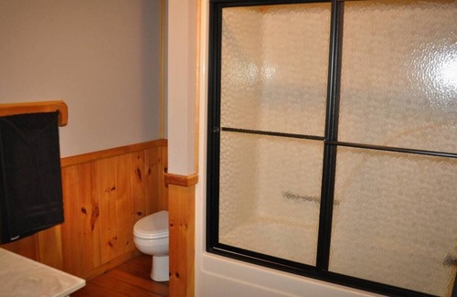 Spruce Pine Cabina | A little mountain cabin in the woods.