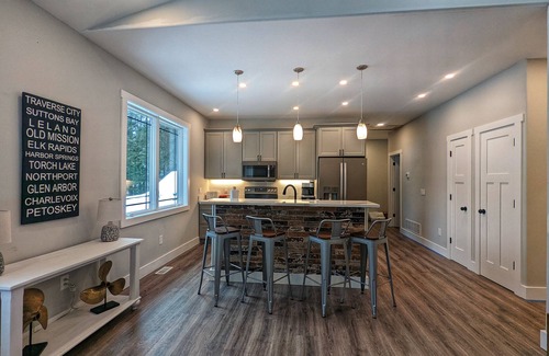 Glen Arbor Casa | A Little Slice of Glen Lake "Heaven"