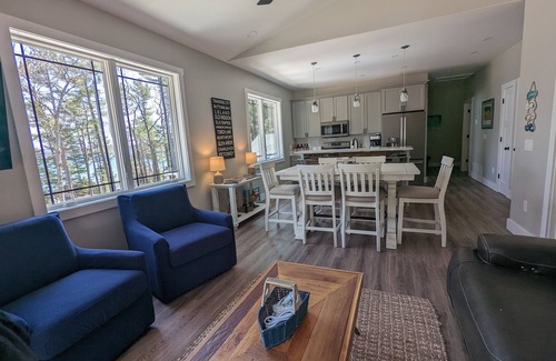 Glen Arbor Casa | A Little Slice of Glen Lake "Heaven"