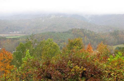 Franklin Casa | A Little Slice of Smokey Mountain Heaven with Wifi