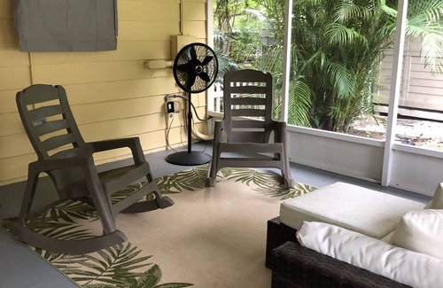 Limona Improvement Casa | A Little Unexpected Pleasure