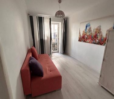 Sukhinovka Apartamento | A Living Room Двокімнатна квартира біля Макдональдса Безконтактне заселення