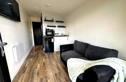 Coleraine Casa | A lorry conversion in to a beautiful countryside home with hot tub