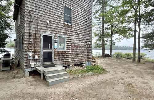 South Casco Cabina | A LOT OF FRONTAGE ON SEBAGO LAKE.