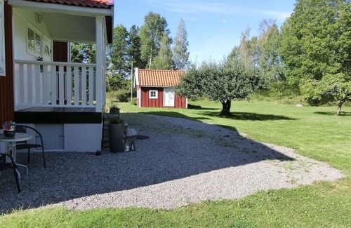 Atvidaberg Municipality Cabina | A lovely cottage on Lake Vindommen - it has everything to make your holiday fun!