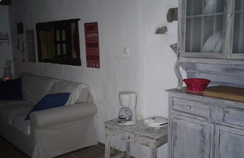 Lefkogeia Casa | Un encantador nido situado en un callejón de la aldea de Lefkogia, 2 km de distancia de 4 playas!