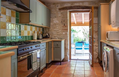 Douzains Cabaña | A lovely stone built cottage with stunning pool