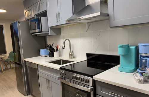 Canmore Apartamento | A Lovely Studio with Full Kitchen & AC