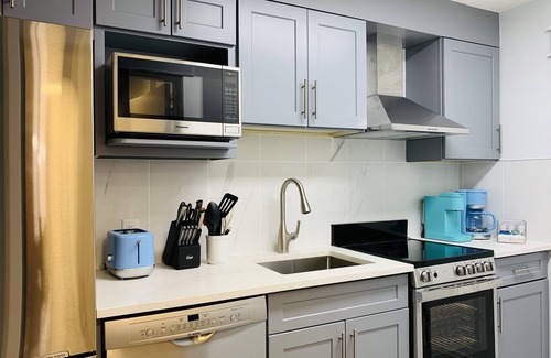 Canmore Apartamento | A Lovely Studio with Full Kitchen & AC