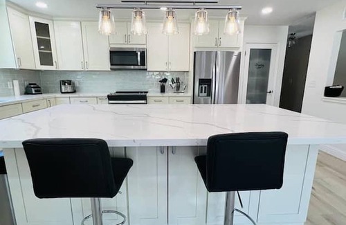 South San Jose Casa | A Luxurious -3BR/2BA- Urban Gem, Sunlit & Smart!