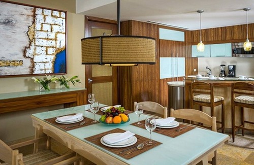 Villa Juarez Apartamento | Una lujosa, dichosa 5-estrellas 1 habitación Suite w / un gran balcón y piscina con baño