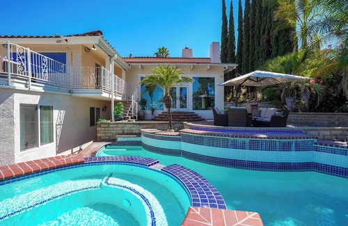 Riverside Casa | A Luxurious Getaway with Stunning Views