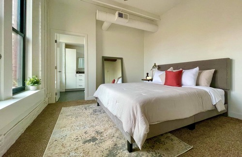 Southeast Omaha Apartamento | A luxurious, historic loft in the heart of the Old Market