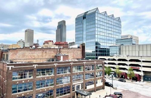 Downtown Omaha Apartamento | A luxurious, historic loft in the heart of the Old Market