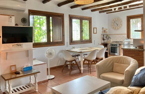 Orgiva Cabaña | A luxurious mountain retreat with private terrace, bbq & pool