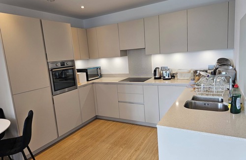 Addiscombe Apartamento | A Luxurious, Ultra Modern and Stylish 2 Bedroom Apartment With Free Wifi and Tv