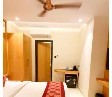 Bilaspur Casa | A Luxury Hotel S-A-R-C Palace ! near All Main Places ! Fully Air Conditioned Premium Family Rooms - with Free Wi-Fi, Parking, Restaurant & Room Service Availability