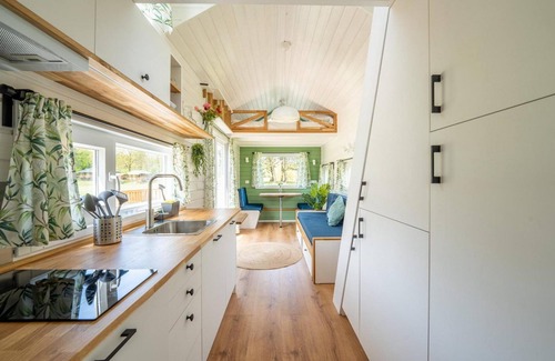 Zeewolde Casa | A luxury tiny house with extra sleeping lodge