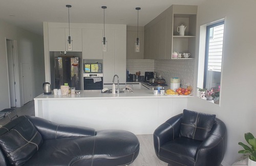 Orewa Casa | A magic place for this summer , a very peacefull place , 5 min to Orewa beach .