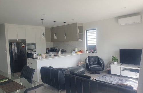 Orewa Casa | A magic place for this summer , a very peacefull place , 5 min to Orewa beach .