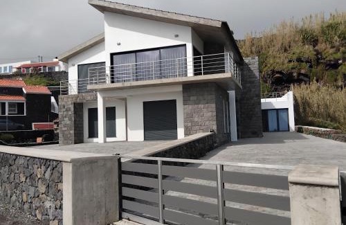 Angra do Heroismo Casa | A Maresia