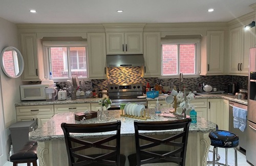 L'Amoreaux Casa | A Master Big Suite Jacuzzi Fiber WiFi 50M Station Free Parking Near Pacific Mall