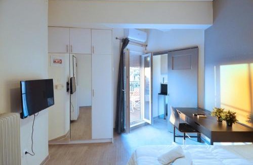 Ano Kipseli Apartamento | A minimal retire at Kypseli with an amazing view