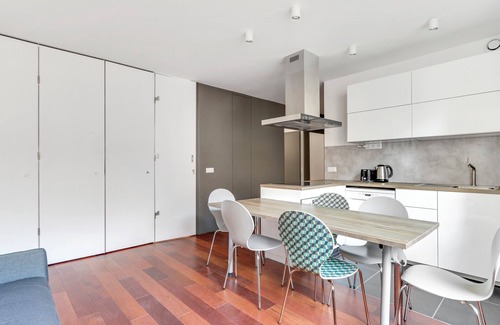Quartier de la Goutte-d'Or Apartamento | A Modern 2/3 BDR with parking at La Chapelle