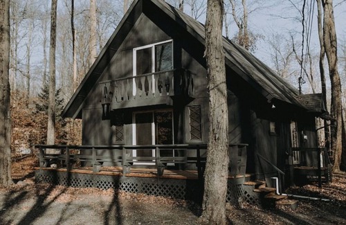 Pocono Pines Chalet De Esquí | a modern chalet for rest and recreation