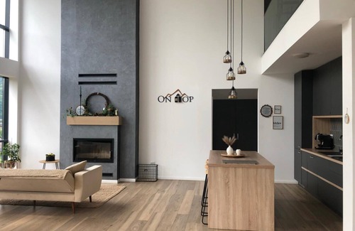 Bran Chalet De Esquí | A modern chalet located on a hill with an extraordinary view