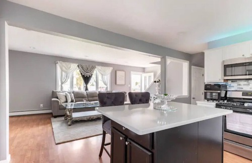 Deer Park Casa | A Modern Getaway Perfect for Families & Business