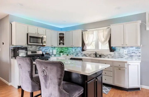 Deer Park Casa | A Modern Getaway Perfect for Families & Business