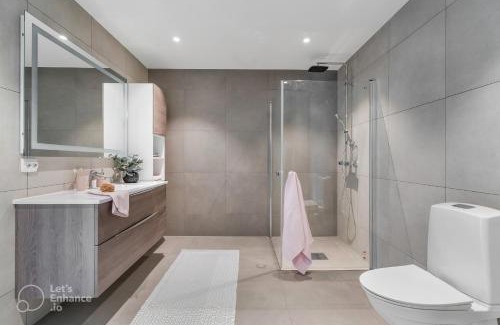 Kvaloya Casa | A Modern Home in Nature's Embrace