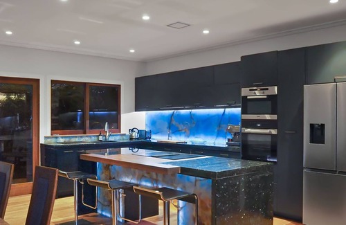 Atawhai Casa | A modern home with sea views, just a short drive to Nelson city