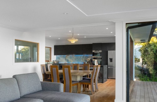 Atawhai Casa | A modern home with sea views, just a short drive to Nelson city