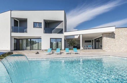 Kringa Cabaña | Villa Moderna en Kringa con Jacuzzi