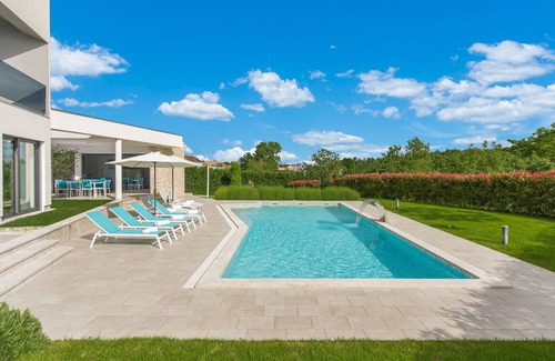 Kringa Cabaña | Villa Moderna en Kringa con Jacuzzi