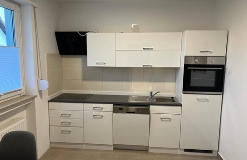 Lubbecke Apartamento | A modern renovated apartment with balcony terrace.