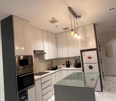 Al Izdihar Apartamento | A new and very luxurious apartment