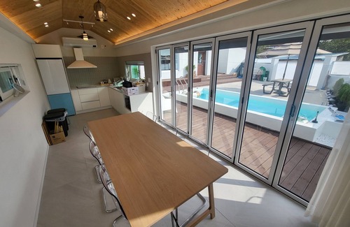 Samcheok Casa | a new beautiful, clean n comfortable pension by the coasts(opt.bbq)