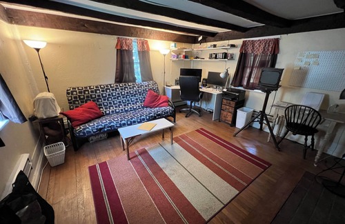 Waltham Otro | A NEW ENGLAND ORIGINAL, 3-bedroom Colonial farmhouse, 3 min. from I90 & I95.