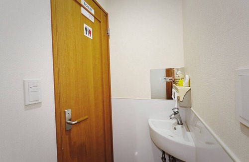 Machida Casa | A newly built ryokan in the western suburbs of Tokyo, 1 km from Tama Art University, 4 stations from Sanrio Puroland, 30 min. to Mt. Takao by car, 1 hr. to Mt! You can taste the deep Tokyo life!