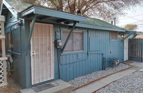 Lancaster Casa | A newly remodeled 1BD&1BR private whole Guest-home to yourself!