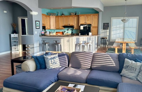 Cape Charles Casa | A newly remodeled spacious home. Private beach, amazng sunsets in Cape Charles.