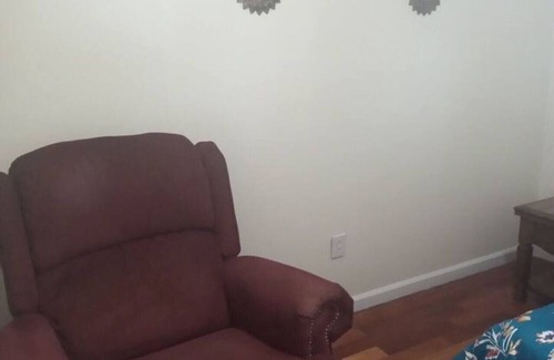Niskayuna Apartamento | a nice one bedroom free parking
