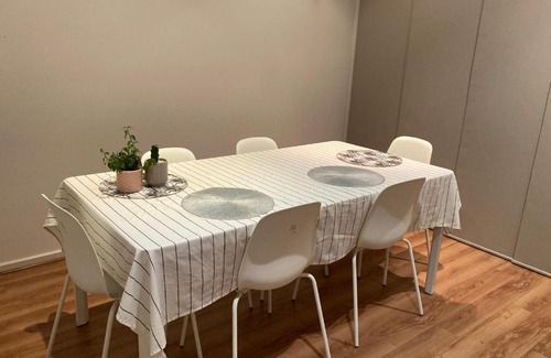 Findon Casa | A Nice Room close to Shopping Centre