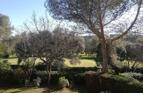 Garrigues Apartamento | In Nimes T3 on Golf, Garden, swimming pool and garage in secure residence