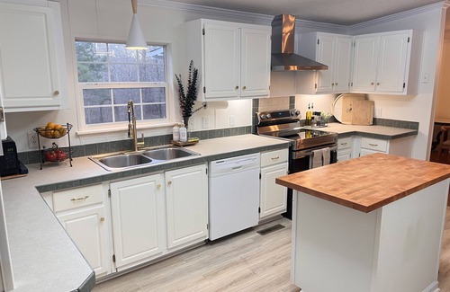 Chesterfield County Otro | A Nordic cozy farm house, great green area,